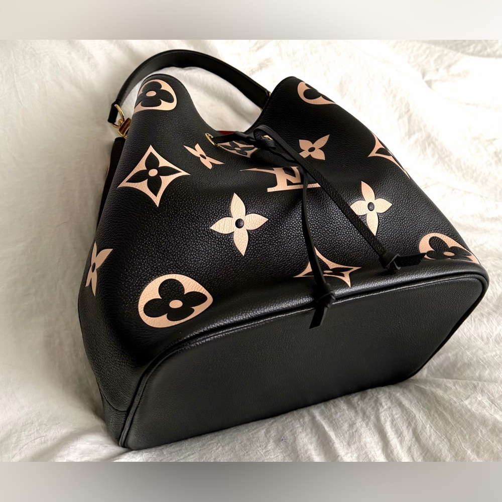 👑✅PRICE FIRM✅AUTHENTIC Louis Vuitton Bicolor Giant Neonoe MM - Picture 7 of 16